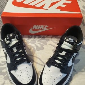 Nike Black/White Dunk